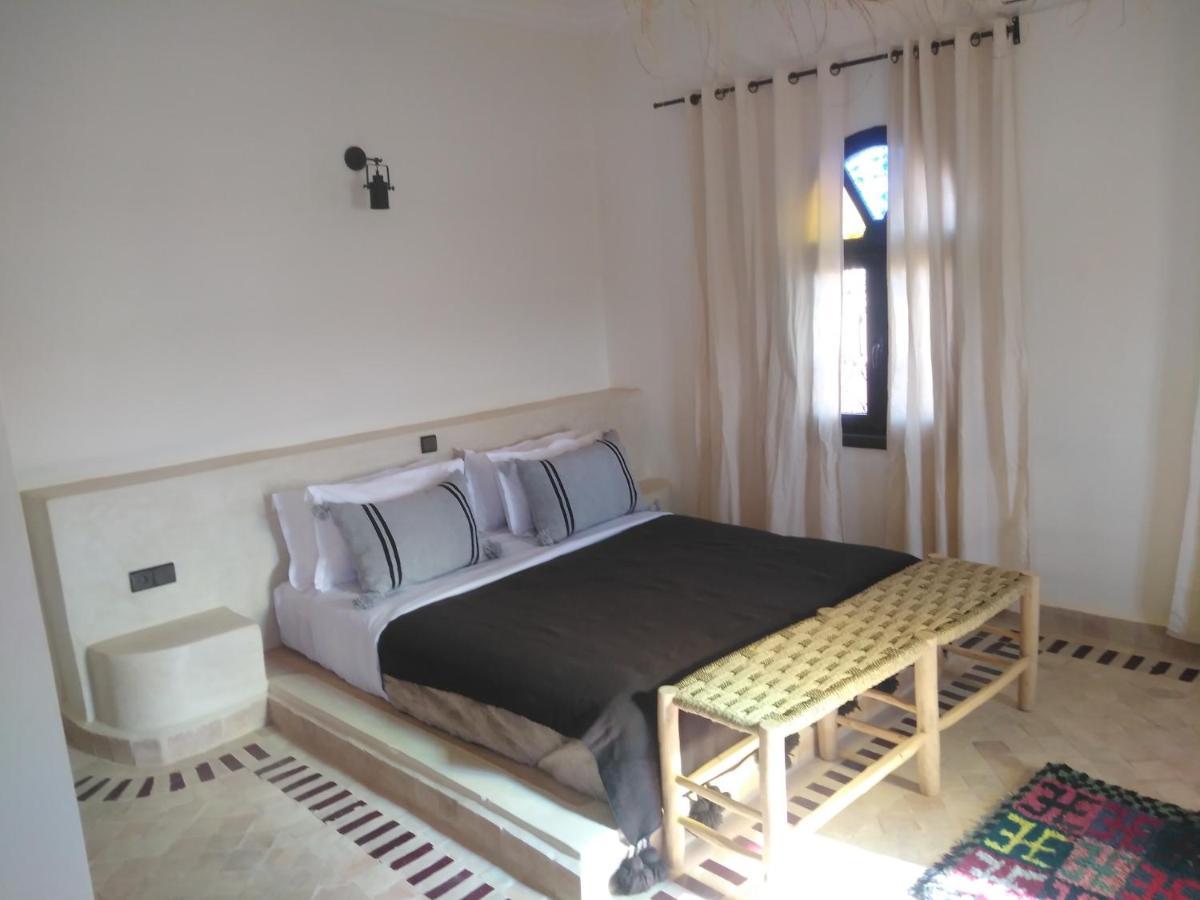 Sunrise Palace Мерцуга Екстериор снимка